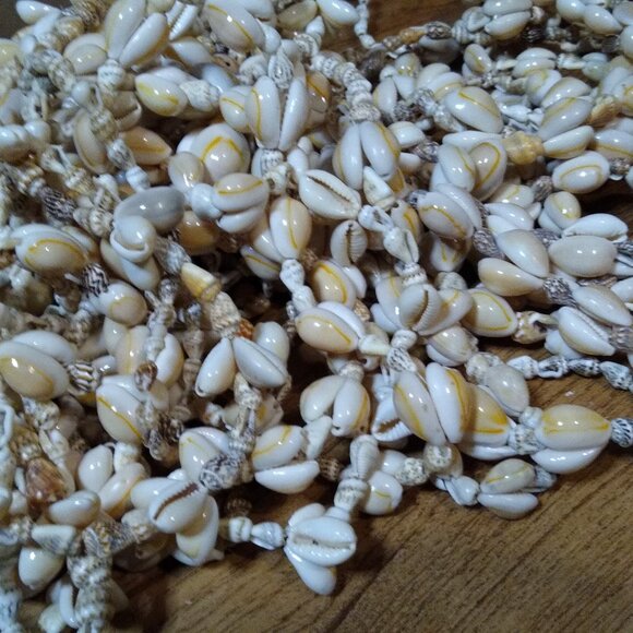 Lot Of Over 20 Shell Necklaces - Picture 8 of 9